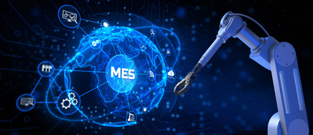 Roboterarm der an 3D Modell einer MES Software arbeitet